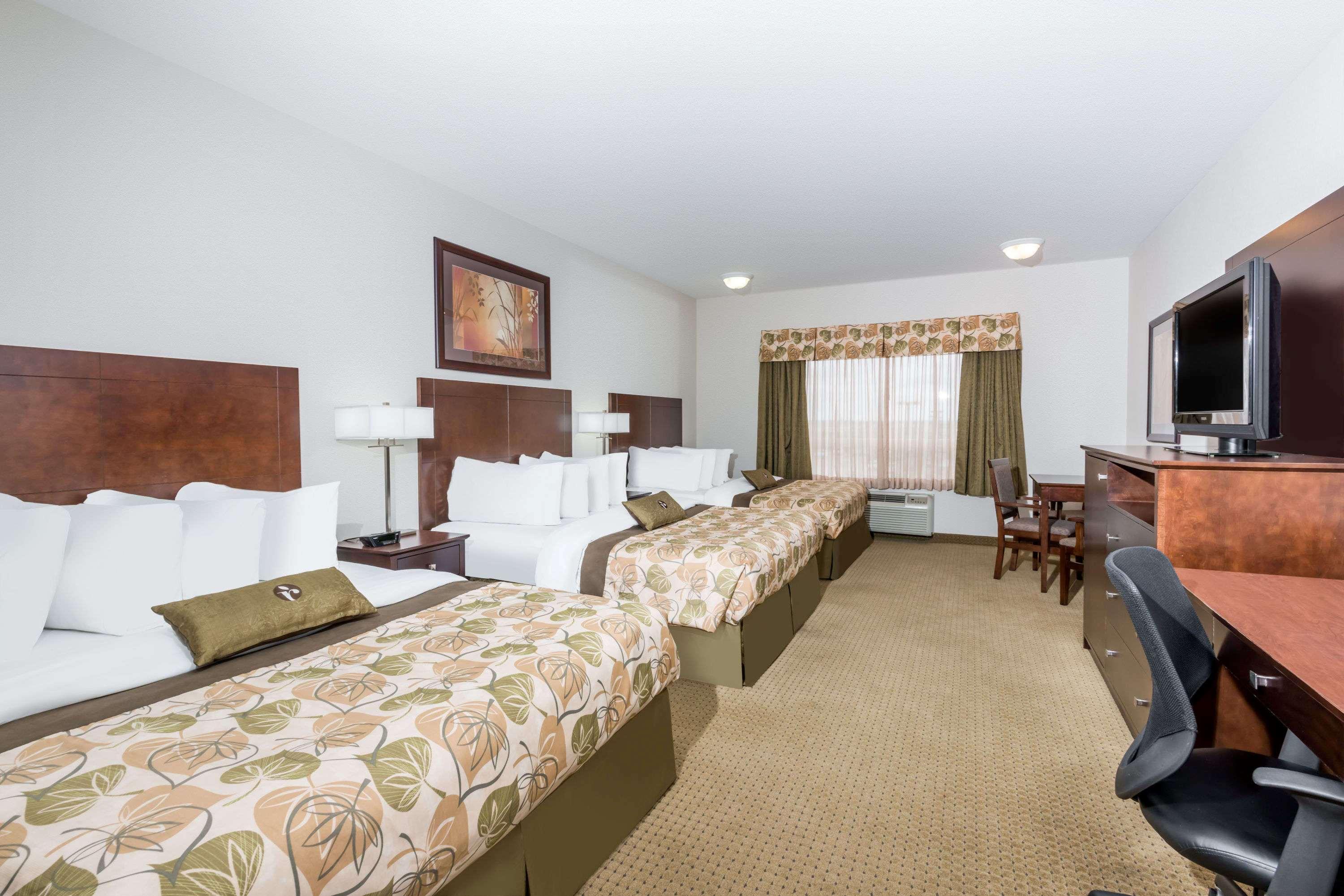 Готель Ramada By Wyndham Olds Екстер'єр фото