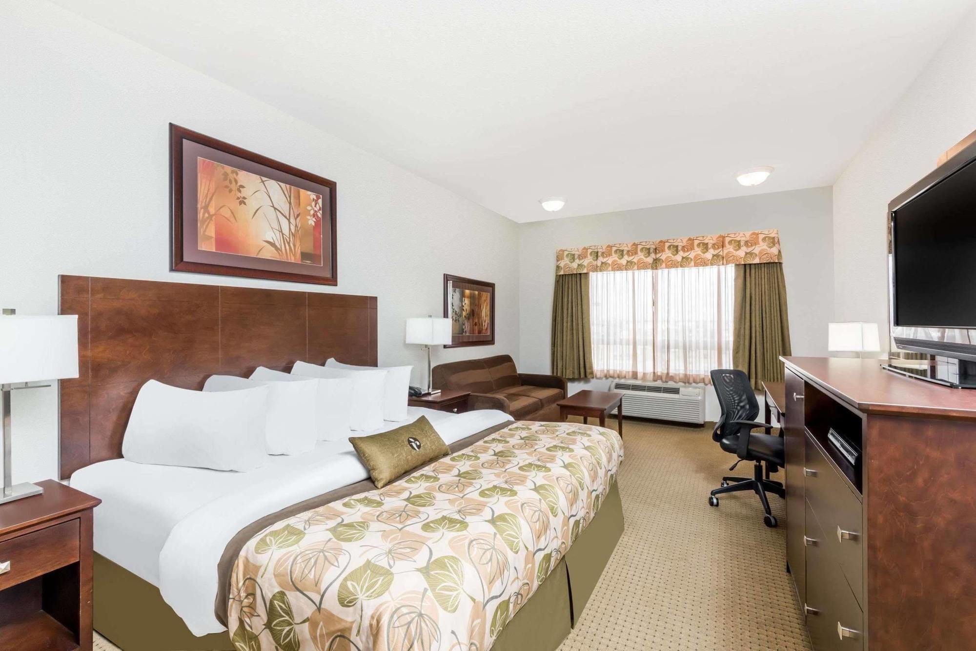 Готель Ramada By Wyndham Olds Екстер'єр фото